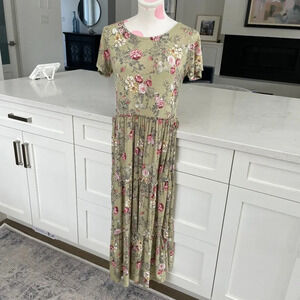 Papillon SS Rayon Spandex Floral Dress w Tiered Design Sage Green Grey Sz S NWT